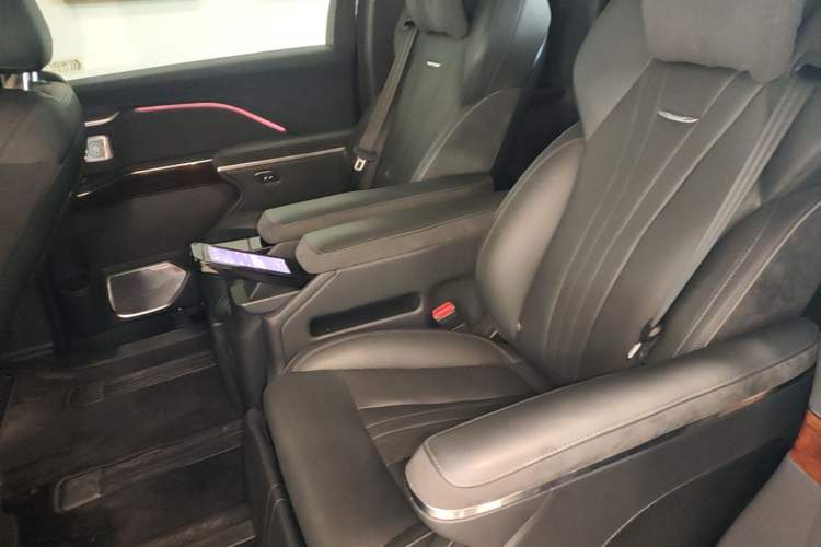 Used Hongqi HQ9 PHEV 2024 2.0T Four-Wheel Drive Luxury Edition Left Rear Seat