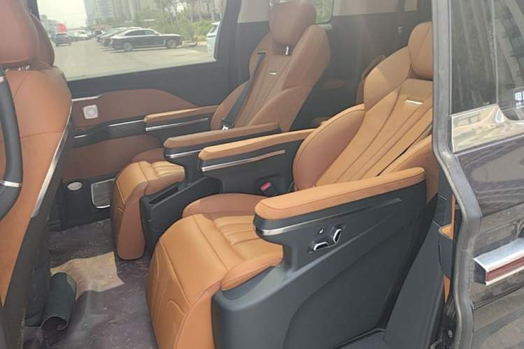 Used Hongqi HQ9 PHEV 2024 2.0T Four-Wheel Drive Business Edition Left Rear Seat