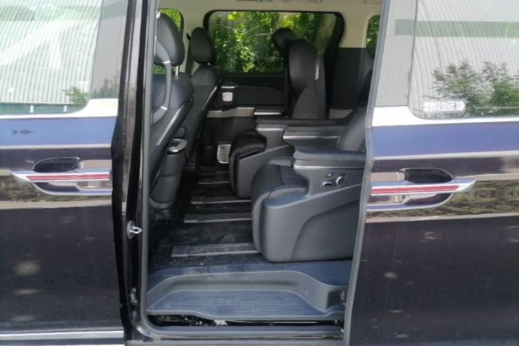Used Hongqi HQ9 PHEV 2024 2.0T Four-Wheel Drive Business Edition Left Rear Seat