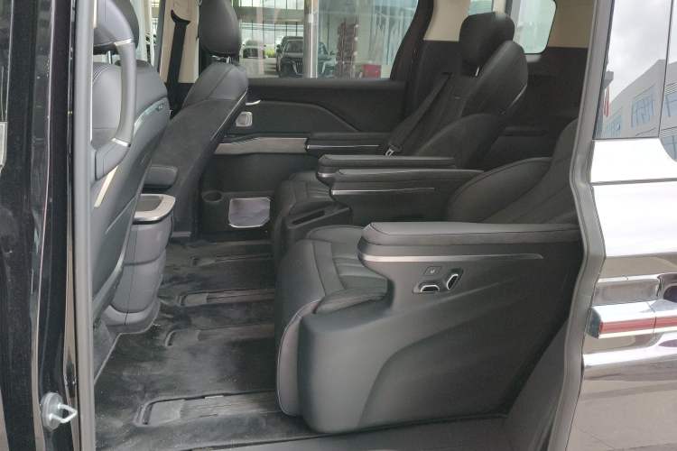 Used Hongqi HQ9 PHEV 2024 2.0T Four-Wheel Drive Business Edition Left Rear Seat