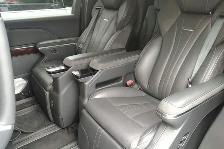 Used Hongqi HQ9 PHEV 2024 2.0T Four-Wheel Drive Luxury Edition Left Rear Seat