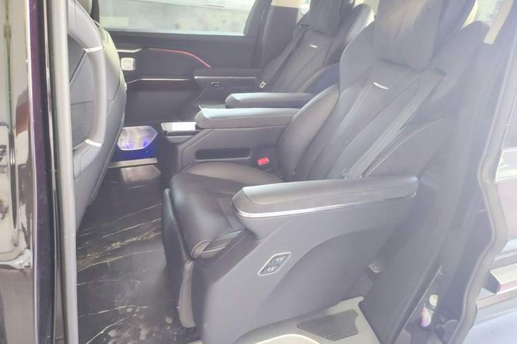 Used Hongqi HQ9 PHEV 2024 2.0T Four-Wheel Drive Luxury Edition Left Rear Seat