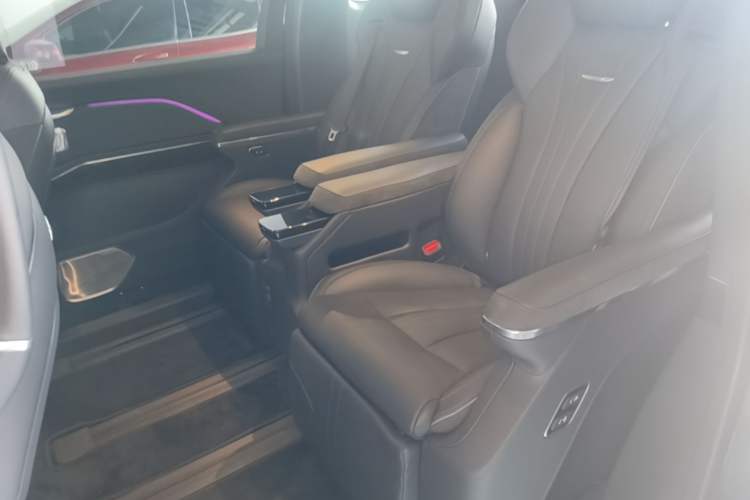 Used Hongqi HQ9 PHEV 2024 2.0T Four-Wheel Drive Luxury Edition Left Rear Seat
