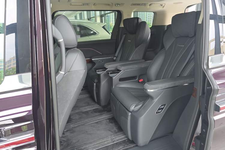 Used Hongqi HQ9 PHEV 2024 2.0T Four-Wheel Drive Luxury Edition Left Rear Seat