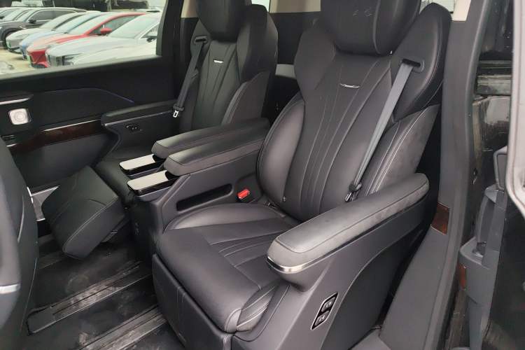 Used Hongqi HQ9 PHEV 2024 2.0T Four-Wheel Drive Luxury Edition Left Rear Seat
