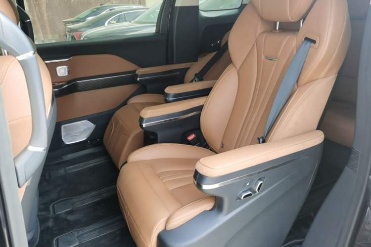 Used Hongqi HQ9 PHEV 2024 2.0T Four-Wheel Drive Business Edition Left Rear Seat