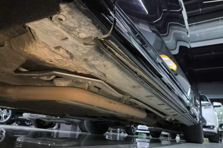 Used Hongqi HQ9 PHEV 2024 2.0T Four-Wheel Drive Luxury Edition Left Side Sill