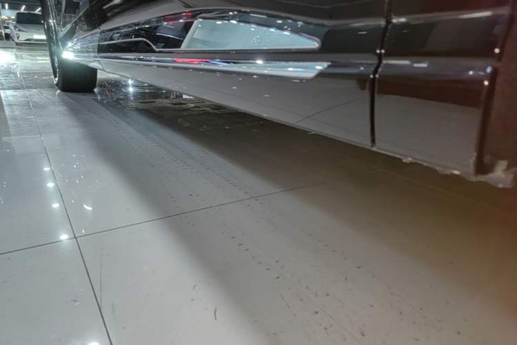 Used Hongqi HQ9 PHEV 2024 2.0T Four-Wheel Drive Luxury Edition Left Side Sill