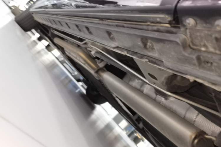 Used Hongqi HQ9 PHEV 2024 2.0T Four-Wheel Drive Luxury Edition Left Side Sill