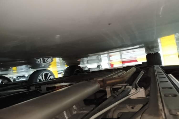 Used Hongqi HQ9 PHEV 2024 2.0T Four-Wheel Drive Luxury Edition Left Side Sill