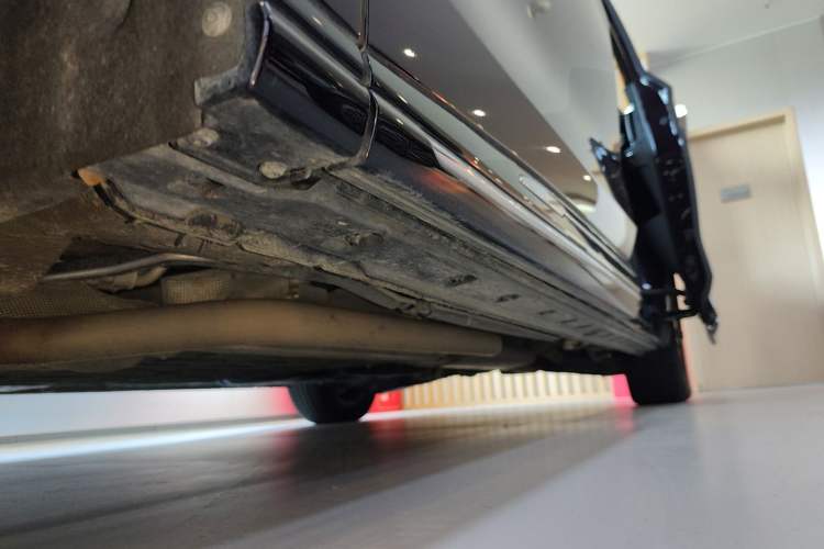 Used Hongqi HQ9 PHEV 2024 2.0T Four-Wheel Drive Luxury Edition Left Side Sill