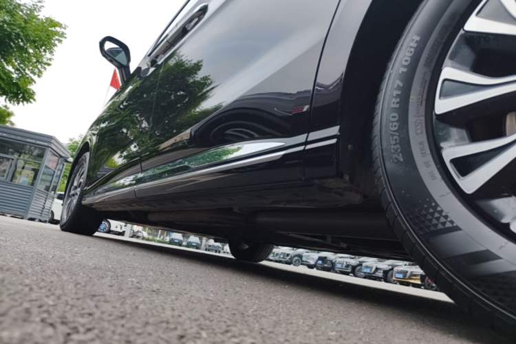 Used Hongqi HQ9 PHEV 2024 2.0T Four-Wheel Drive Luxury Edition Left Side Sill
