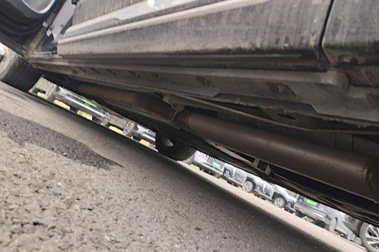 Used Hongqi HQ9 PHEV 2024 2.0T Four-Wheel Drive Business Edition Left Side Sill