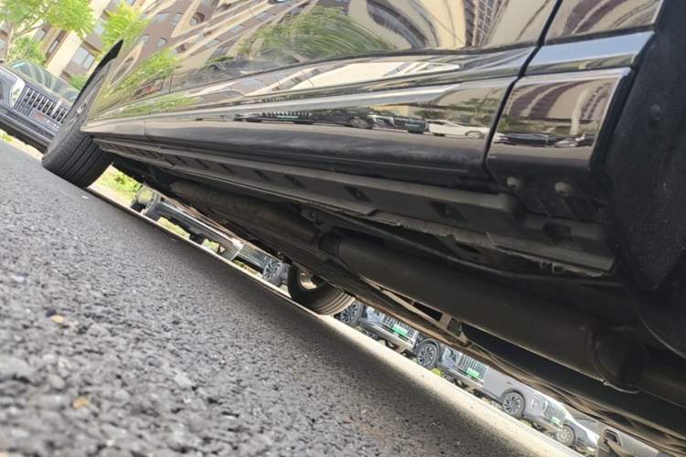 Used Hongqi HQ9 PHEV 2024 2.0T Four-Wheel Drive Business Edition Left Side Sill