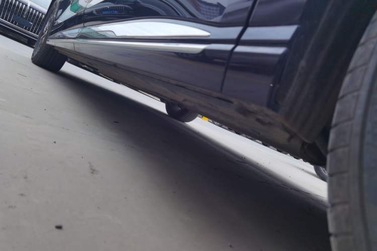 Used Hongqi HQ9 PHEV 2024 2.0T Four-Wheel Drive Business Edition Left Side Sill