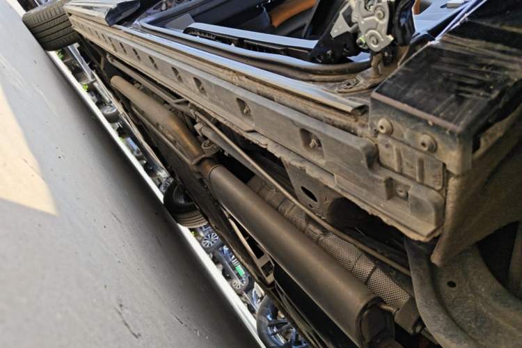 Used Hongqi HQ9 PHEV 2024 2.0T Four-Wheel Drive Business Edition Left Side Sill