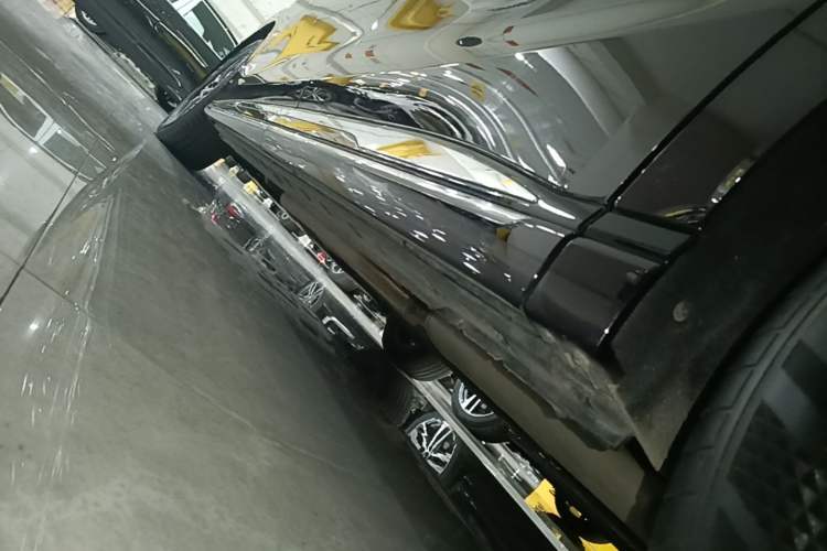 Used Hongqi HQ9 PHEV 2024 2.0T Four-Wheel Drive Luxury Edition Left Side Sill
