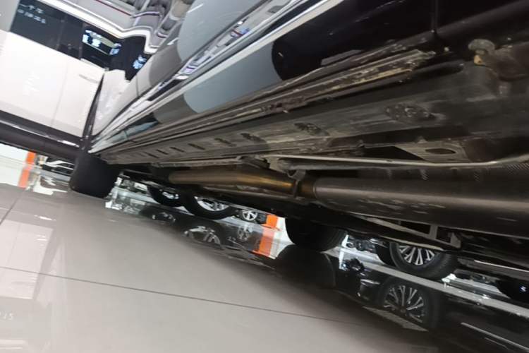 Used Hongqi HQ9 PHEV 2024 2.0T Four-Wheel Drive Luxury Edition Left Side Sill