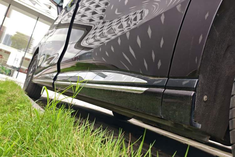 Used Hongqi HQ9 PHEV 2024 2.0T Four-Wheel Drive Business Edition Left Side Sill