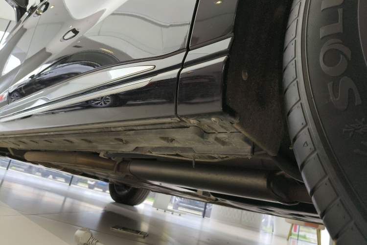 Used Hongqi HQ9 PHEV 2024 2.0T Four-Wheel Drive Business Edition Left Side Sill