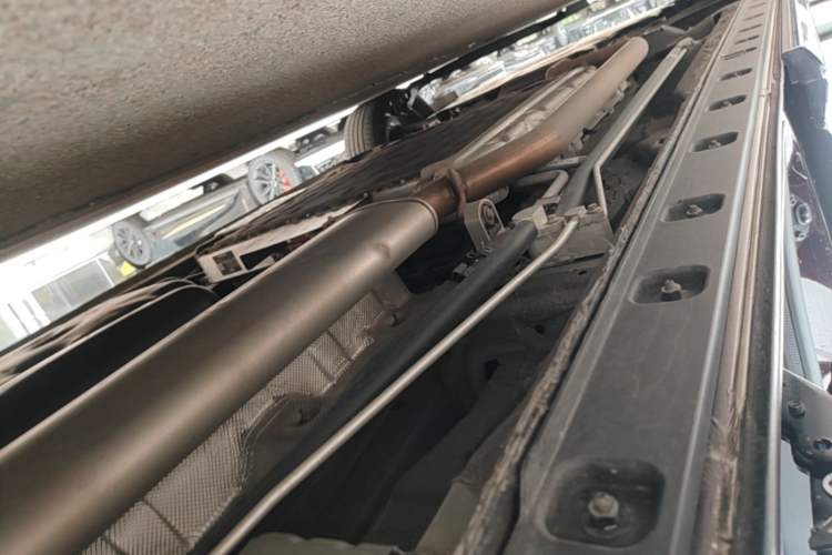 Used Hongqi HQ9 PHEV 2024 2.0T Four-Wheel Drive Luxury Edition Left Side Sill
