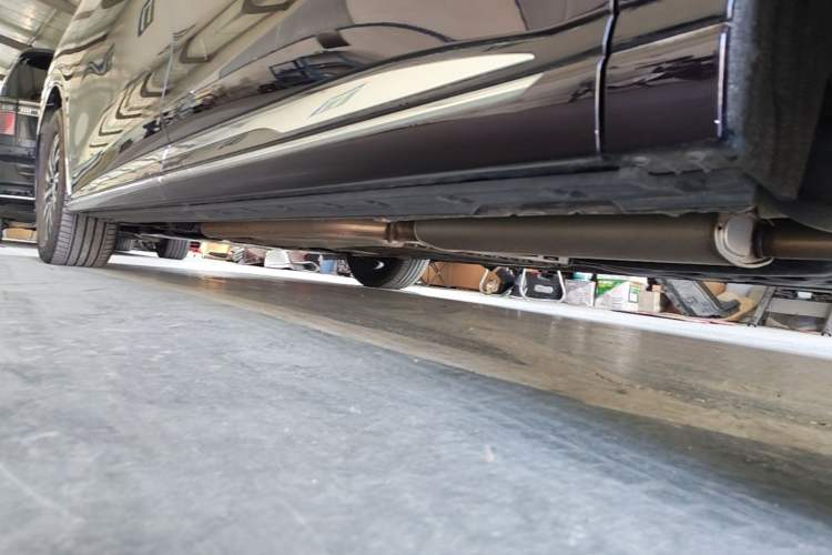 Used Hongqi HQ9 PHEV 2024 2.0T Four-Wheel Drive Luxury Edition Left Side Sill