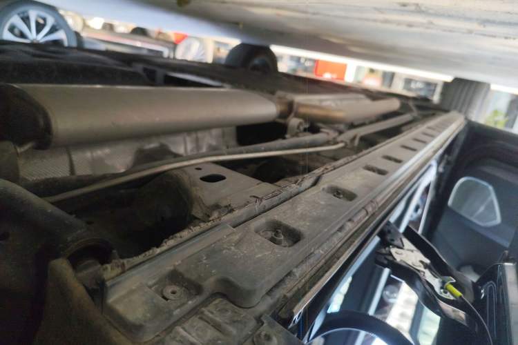Used Hongqi HQ9 PHEV 2024 2.0T Four-Wheel Drive Business Edition Left Side Sill