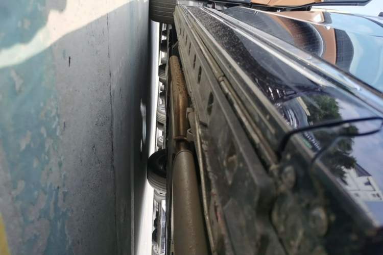 Used Hongqi HQ9 PHEV 2024 2.0T Four-Wheel Drive Business Edition Left Side Sill
