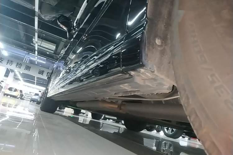 Used Hongqi HQ9 PHEV 2024 2.0T Four-Wheel Drive Flagship Edition Left Side Sill