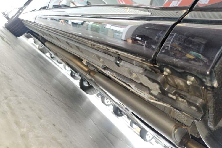 Used Hongqi HQ9 PHEV 2024 2.0T Four-Wheel Drive Luxury Edition Left Side Sill