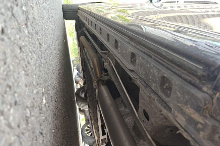 Used Hongqi HQ9 PHEV 2024 2.0T Four-Wheel Drive Business Edition Left Side Sill