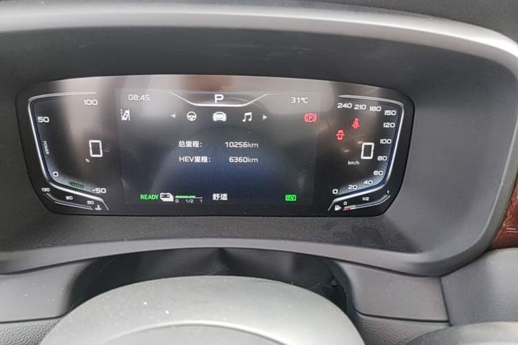 Used Hongqi HQ9 PHEV 2024 2.0T Four-Wheel Drive Luxury Edition Odometer Close Up