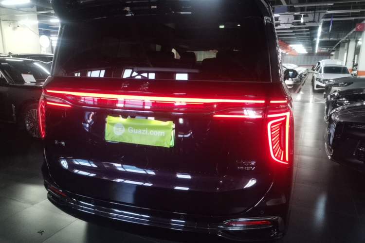 Used Hongqi HQ9 PHEV 2024 2.0T Four-Wheel Drive Luxury Edition Rear