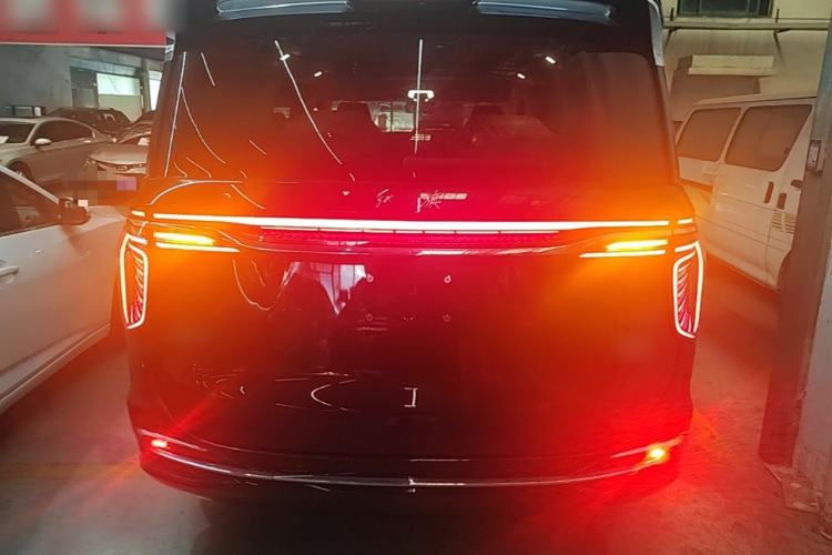 Used Hongqi HQ9 PHEV 2024 2.0T Four-Wheel Drive Business Edition Rear