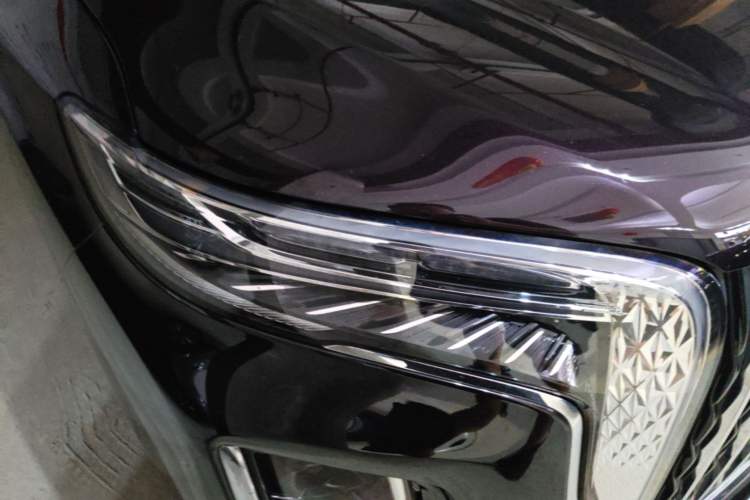 Used Hongqi HQ9 PHEV 2024 2.0T Four-Wheel Drive Luxury Edition Right Front Headlight
