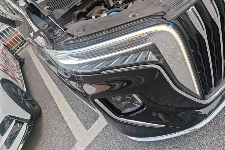 Used Hongqi HQ9 PHEV 2024 2.0T Four-Wheel Drive Luxury Edition Right Front Headlight