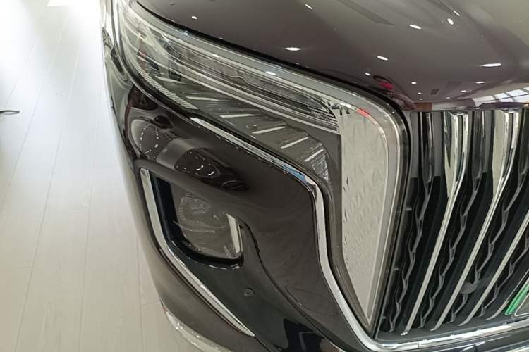 Used Hongqi HQ9 PHEV 2024 2.0T Four-Wheel Drive Luxury Edition Right Front Headlight