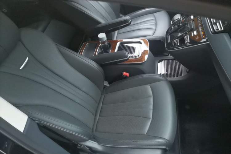 Used Hongqi HQ9 PHEV 2024 2.0T Four-Wheel Drive Luxury Edition Right Front Seat