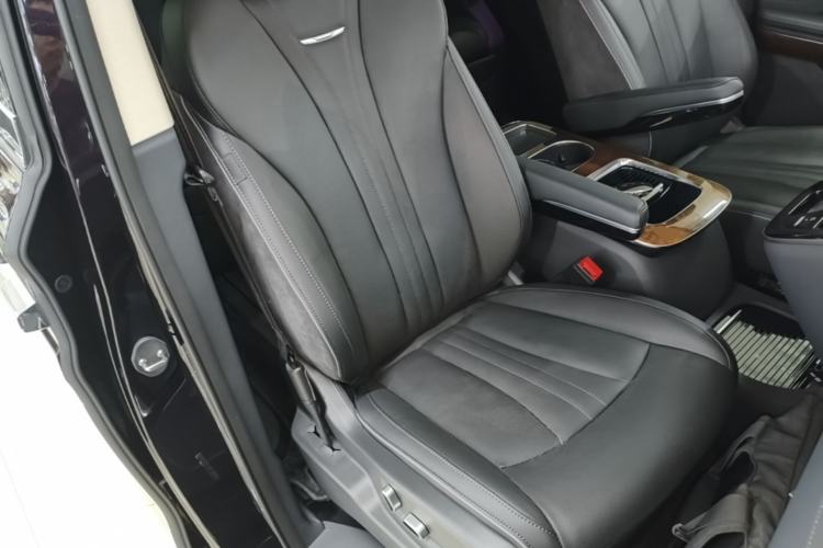 Used Hongqi HQ9 PHEV 2024 2.0T Four-Wheel Drive Luxury Edition Right Front Seat
