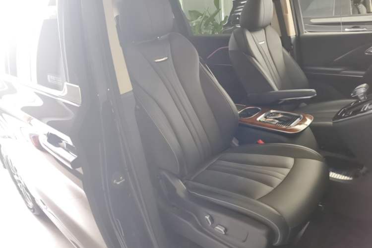 Used Hongqi HQ9 PHEV 2024 2.0T Four-Wheel Drive Luxury Edition Right Front Seat
