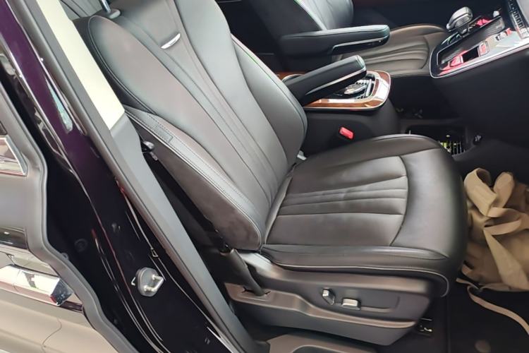 Used Hongqi HQ9 PHEV 2024 2.0T Four-Wheel Drive Luxury Edition Right Front Seat