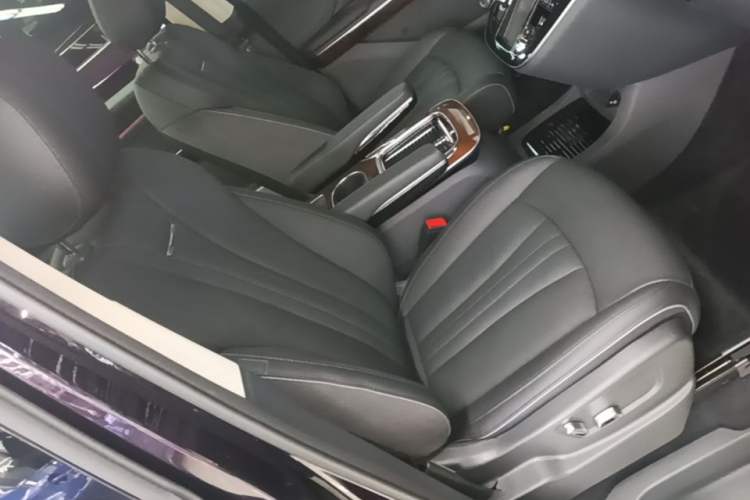 Used Hongqi HQ9 PHEV 2024 2.0T Four-Wheel Drive Luxury Edition Right Front Seat