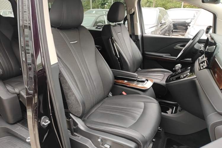 Used Hongqi HQ9 PHEV 2024 2.0T Four-Wheel Drive Luxury Edition Right Front Seat