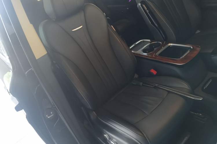 Used Hongqi HQ9 PHEV 2024 2.0T Four-Wheel Drive Luxury Edition Right Front Seat