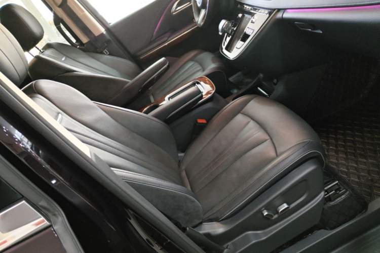 Used Hongqi HQ9 PHEV 2024 2.0T Four-Wheel Drive Luxury Edition Right Front Seat