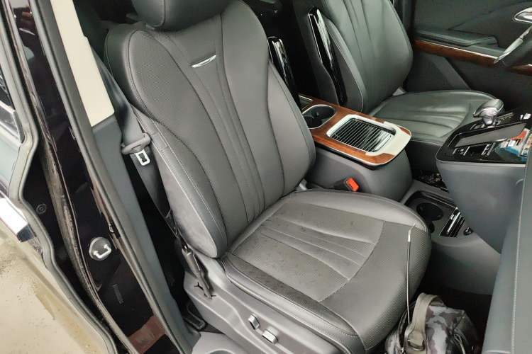 Used Hongqi HQ9 PHEV 2024 2.0T Four-Wheel Drive Luxury Edition Right Front Seat