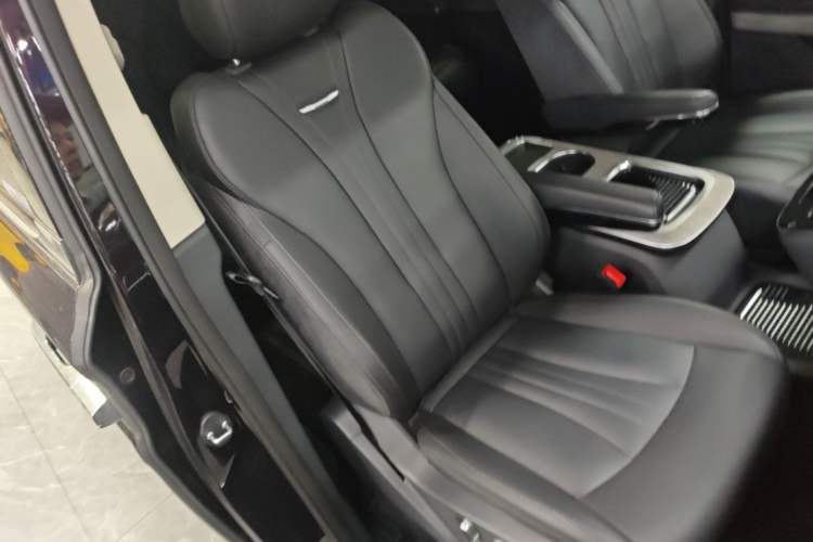 Used Hongqi HQ9 PHEV 2024 2.0T Four-Wheel Drive Business Edition Right Front Seat