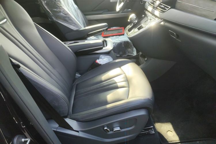 Used Hongqi HQ9 PHEV 2024 2.0T Four-Wheel Drive Business Edition Right Front Seat