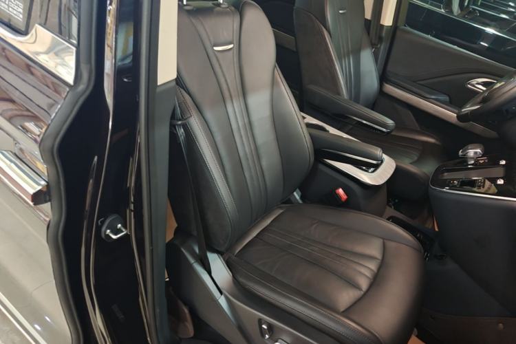 Used Hongqi HQ9 PHEV 2024 2.0T Four-Wheel Drive Business Edition Right Front Seat