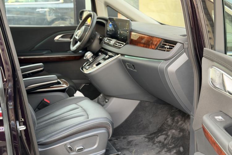 Used Hongqi HQ9 PHEV 2024 2.0T Four-Wheel Drive Luxury Edition Right Front Seat